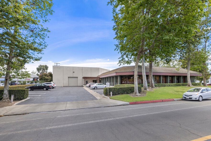 More Photos Of 1641 Langley Ave, Irvine Light Manufacturing For Lease