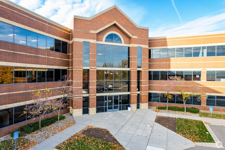 More Photos Of 1270 Northland Dr, Mendota Heights Medical For Lease