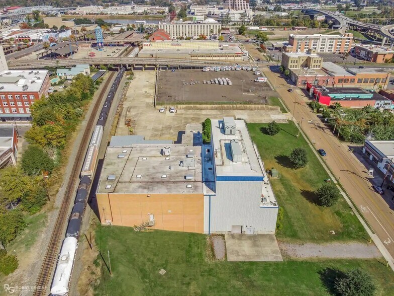 More Photos Of 400 Lake St, Shreveport Warehouse For Sale