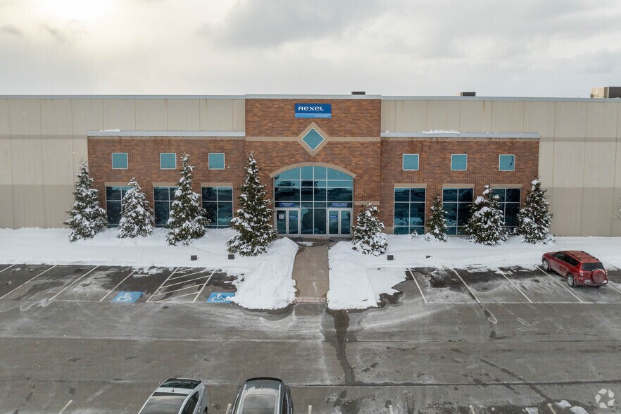 More Photos Of 30310 Emerald Valley Pky, Glenwillow Warehouse For Lease