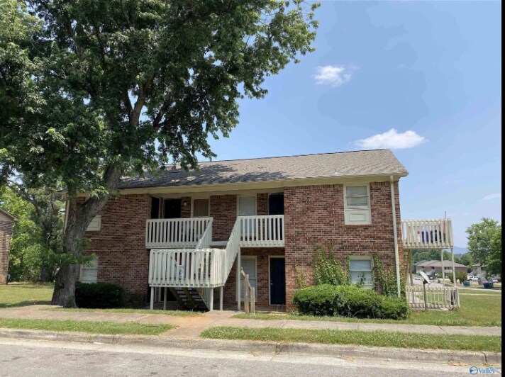 Primary Photo Of 1508 Ascent Trl NW, Huntsville Apartments For Sale