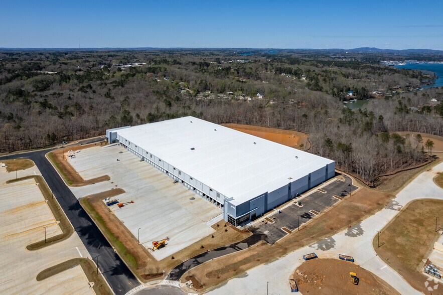 More Photos Of 6755 Maple Ave, Buford Distribution For Lease