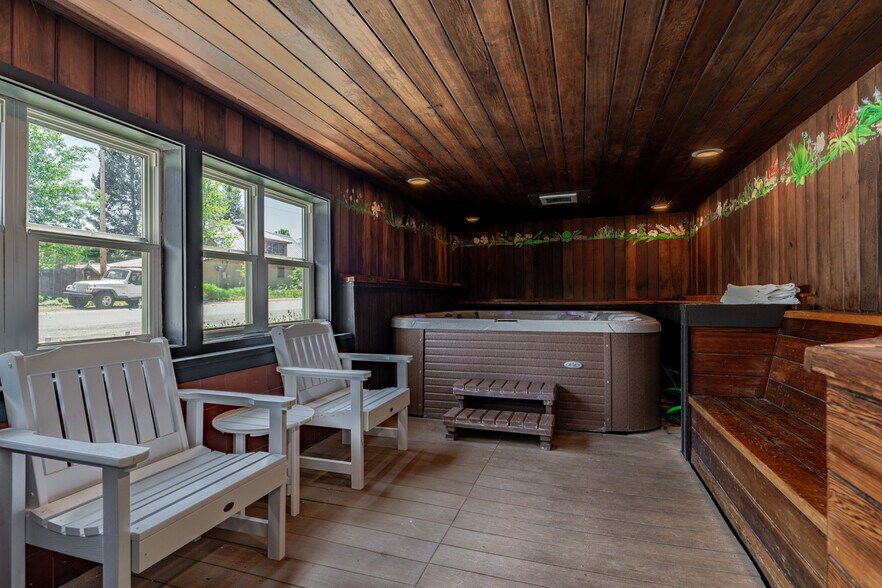 More Photos Of 129 Gothic Ave, Crested Butte Hotel For Sale