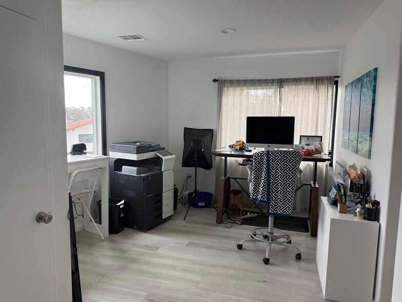 More Photos Of 4312-4320 Voltaire St, San Diego Storefront Retail Office For Lease