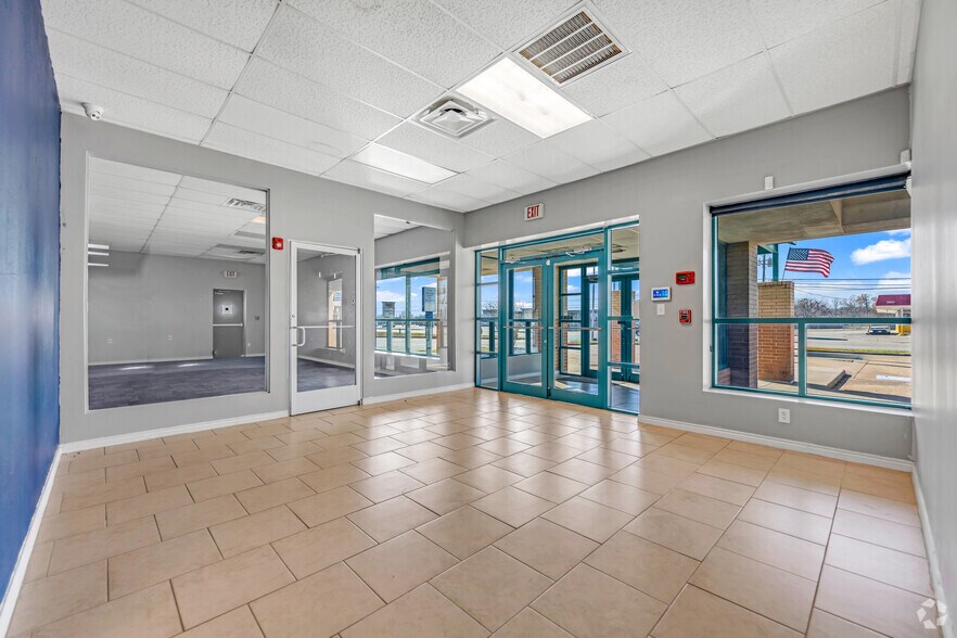 More Photos Of 2920 Motley Dr, Mesquite Medical For Lease