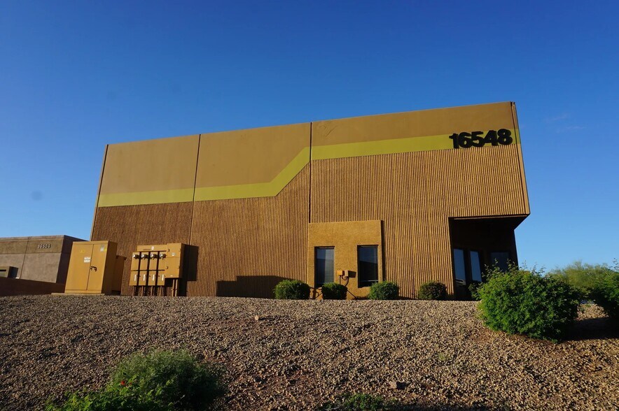More Photos Of 16548 E Laser Dr, Fountain Hills Warehouse For Lease