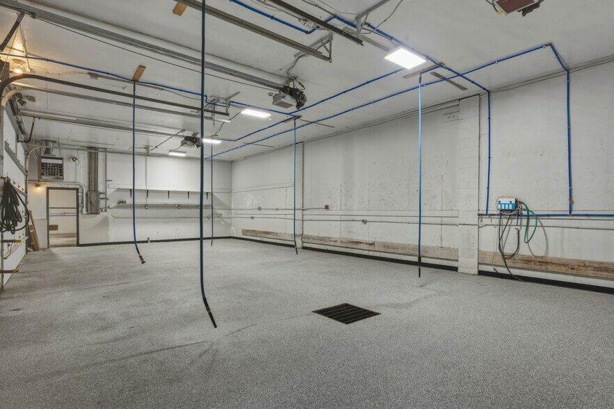 More Photos Of 25 E Pulteney St, Corning Office For Sale