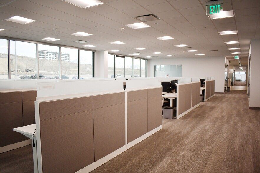 More Photos Of 4101 N Thanksgiving Way, Lehi Office For Lease