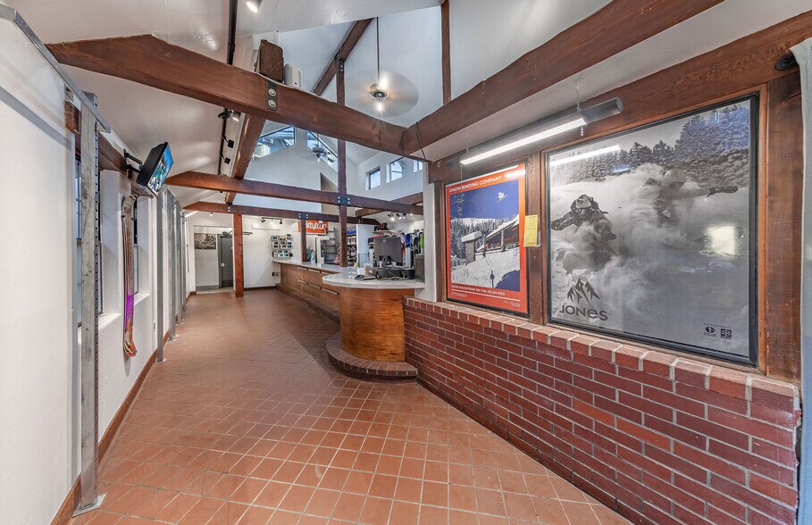 More Photos Of 3542 Lake Tahoe Blvd, South Lake Tahoe Restaurant For Sale