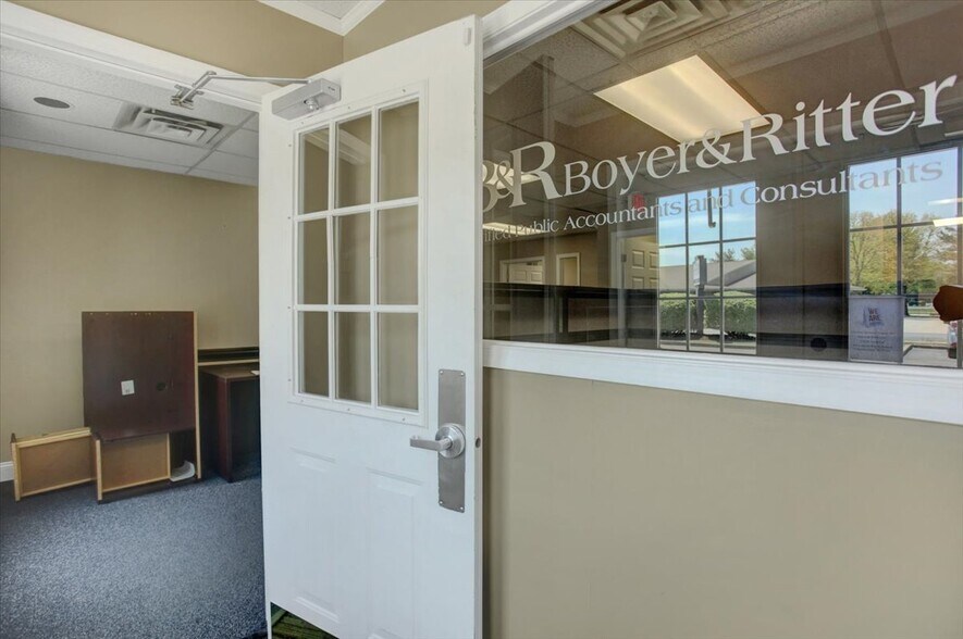 More Photos Of 1137 Kennebec Dr, Chambersburg Office For Sale