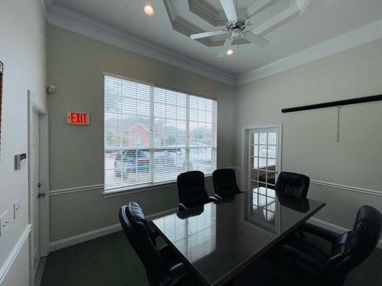 More Photos Of 6817 Southpoint Pky, Jacksonville Office For Sale