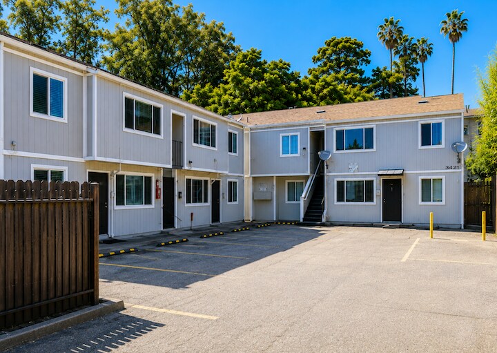 Primary Photo Of 3421 68th Ave, Oakland Apartments For Sale