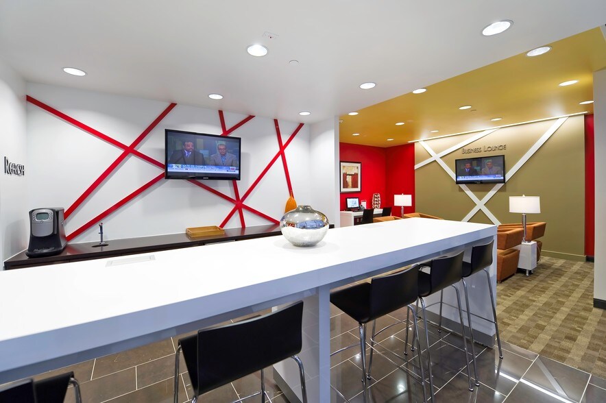 More Photos Of 1 W Court Sq, Decatur Office For Lease