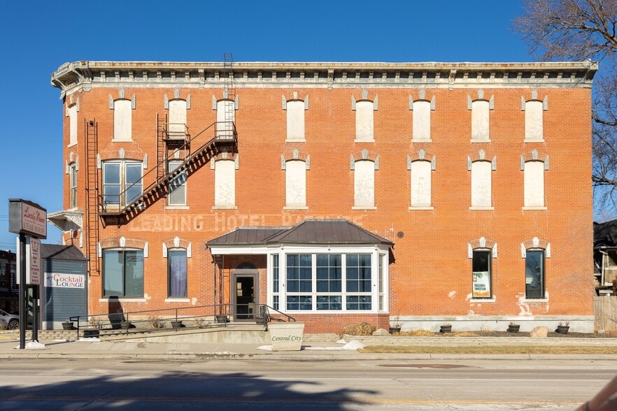 More Photos Of 1525 16th St, Central City General Retail For Sale