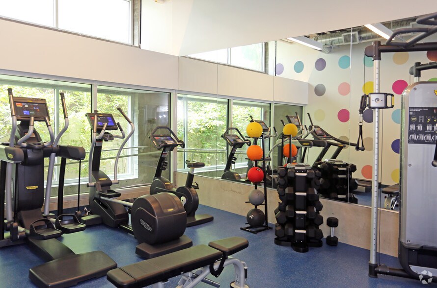 More Photos Of 8350-8358 Santa Monica Blvd, West Hollywood Apartments For Lease
