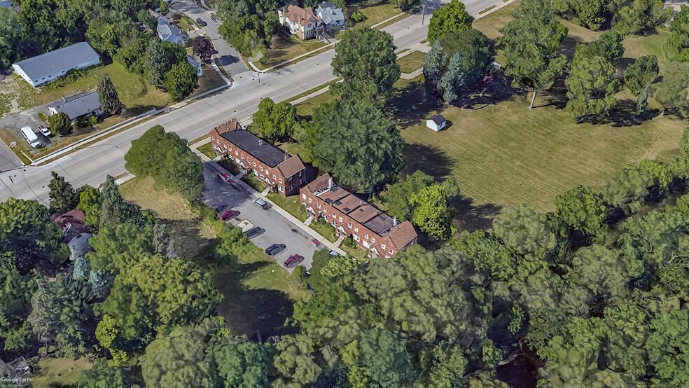 Primary Photo Of 25 Maynard Ct, Pontiac Apartments For Sale