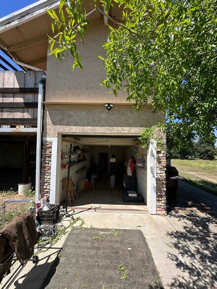 More Photos Of 6738 Greenbay Rd, Arbuckle Land For Lease