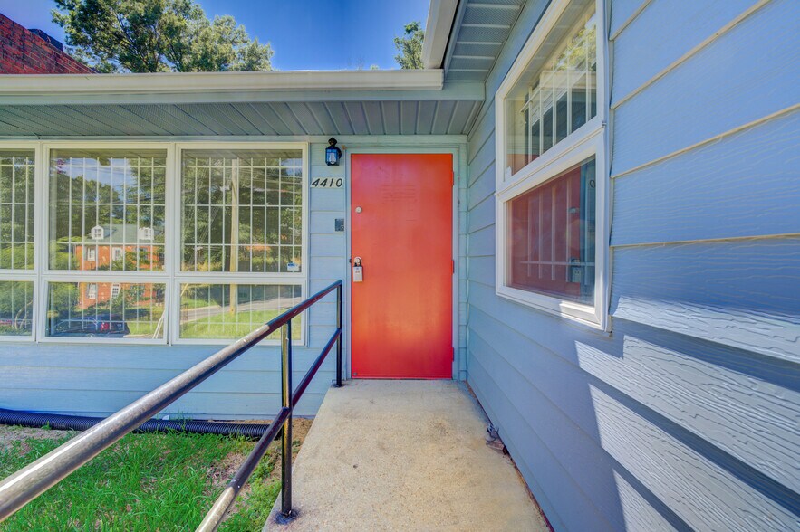 More Photos Of 4410 74th Ave, Hyattsville Medical For Lease