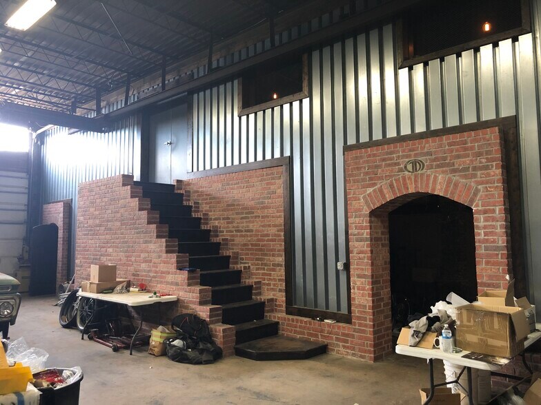 More Photos Of 1727 S Agnew Ave, Oklahoma City Service For Lease