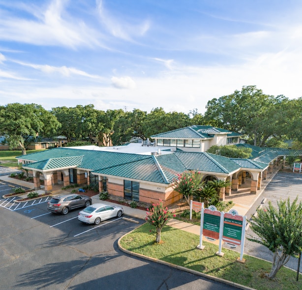 More Photos Of 4501-4551 Davis Hwy, Pensacola Medical For Sale