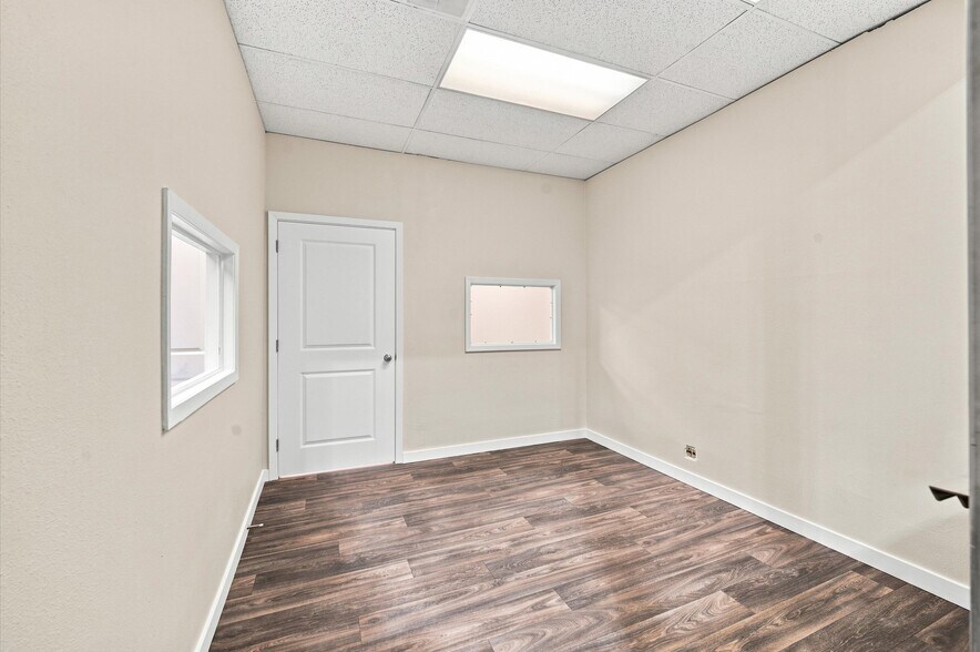 More Photos Of 1440 Cedar Post Ln, Houston Warehouse For Sale