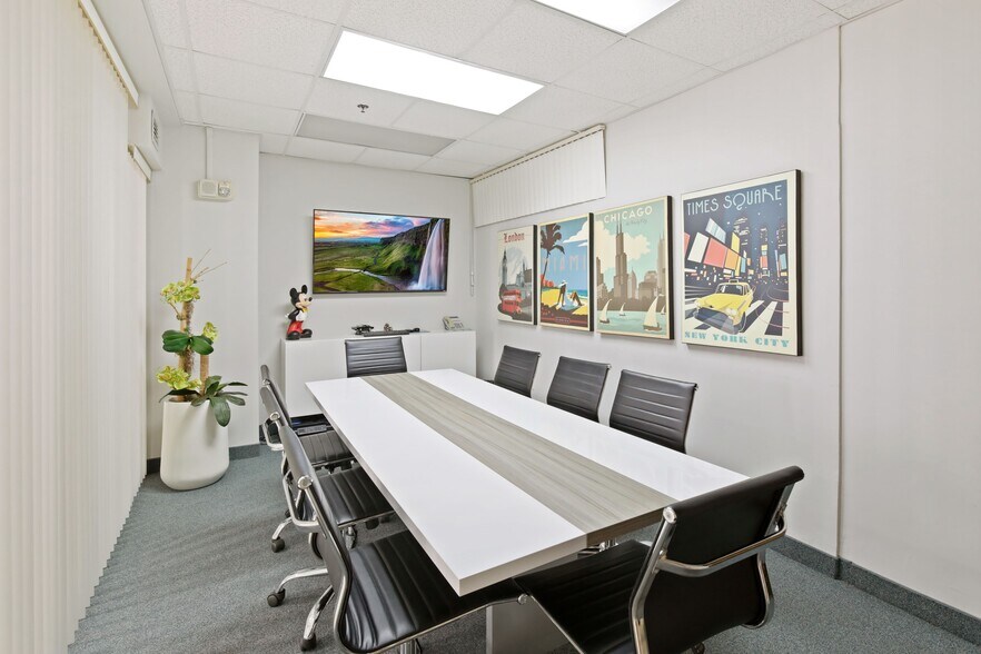 More Photos Of 168 SE 1st St, Miami Loft Creative Space For Sale