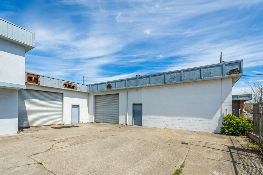 More Photos Of 1033-1107 Ohio Ave, Richmond Industrial For Sale