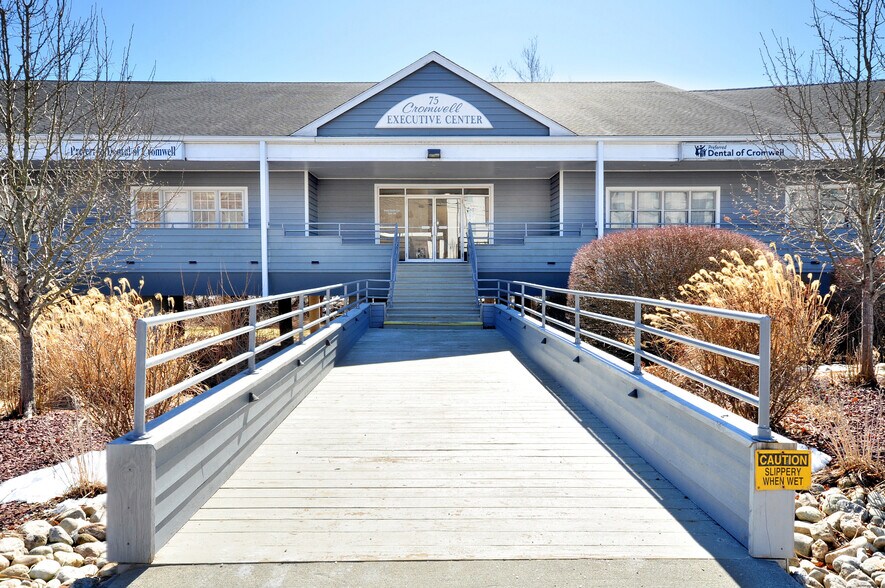 More Photos Of 75 Berlin Rd, Cromwell Medical For Lease