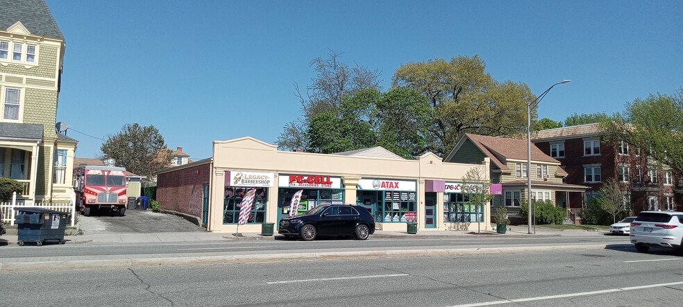 More Photos Of 640-648 Elmwood Ave, Providence Freestanding For Sale