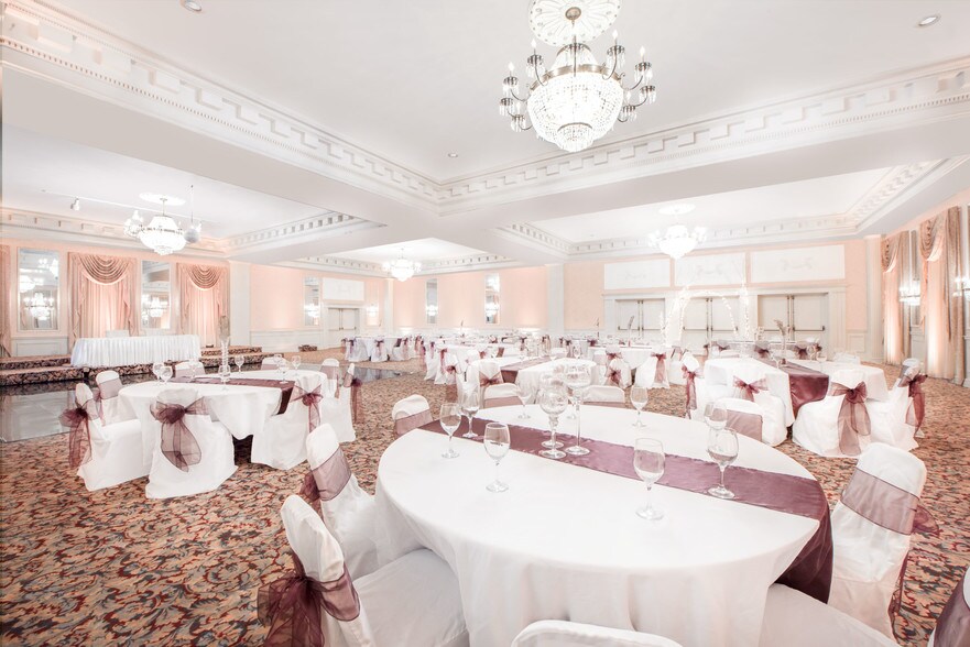 More Photos Of 2759 Mount Pleasant St, Burlington Hotel For Sale