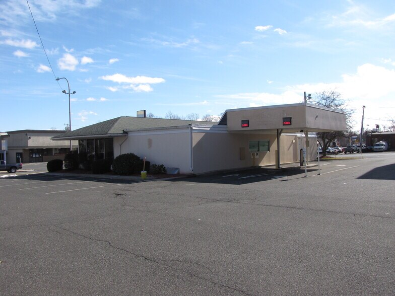 More Photos Of 1515 Northampton St, Holyoke Bank For Sale