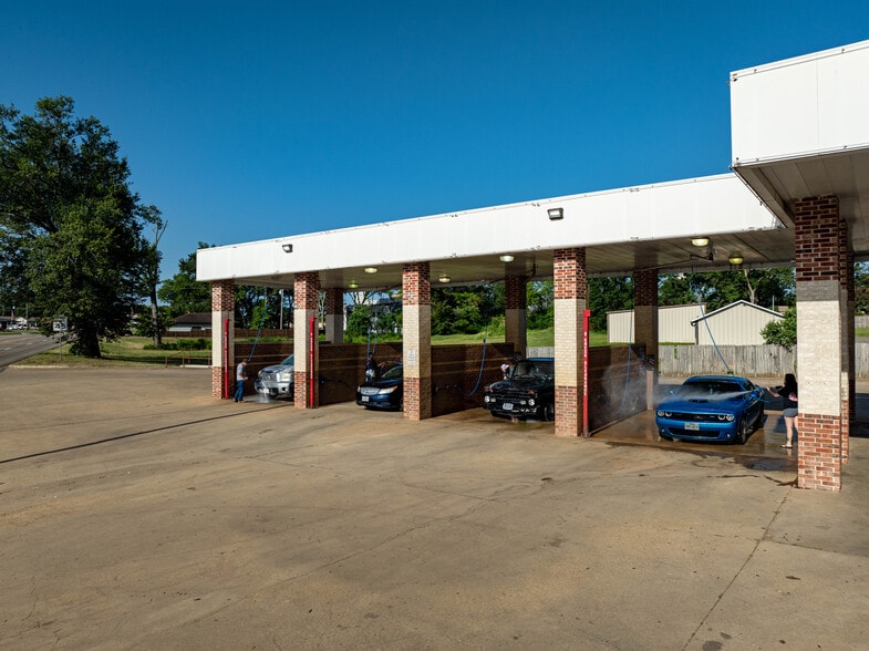 More Photos Of 109 S Greer Blvd, Pittsburg Carwash For Sale