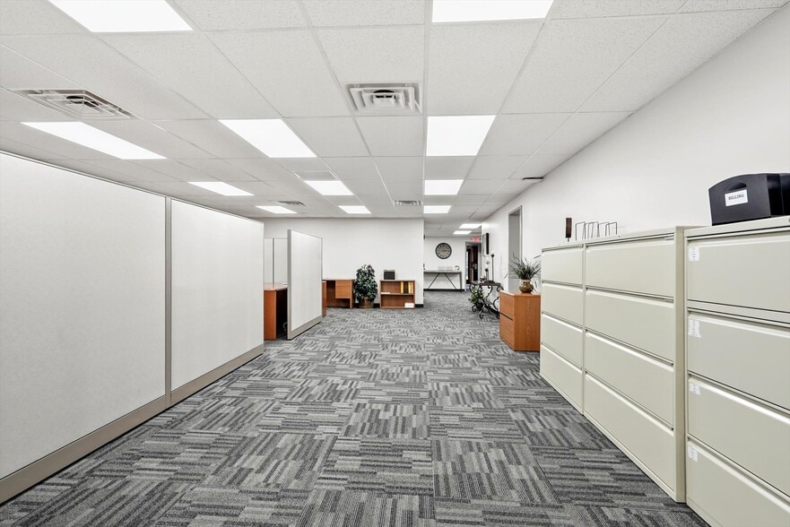 More Photos Of 1015 W Ithica St, Broken Arrow Office For Sale