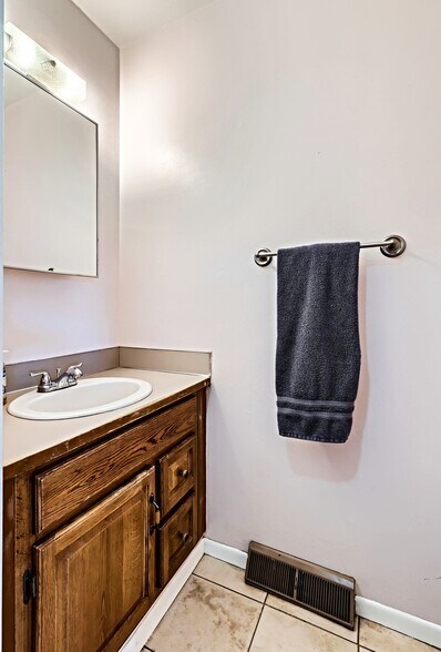 More Photos Of 9 Lansing St, Aurora Apartments For Sale