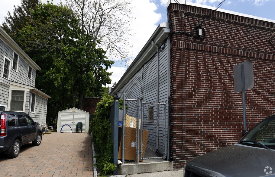 More Photos Of 361 Huron Ave, Cambridge Storefront For Sale