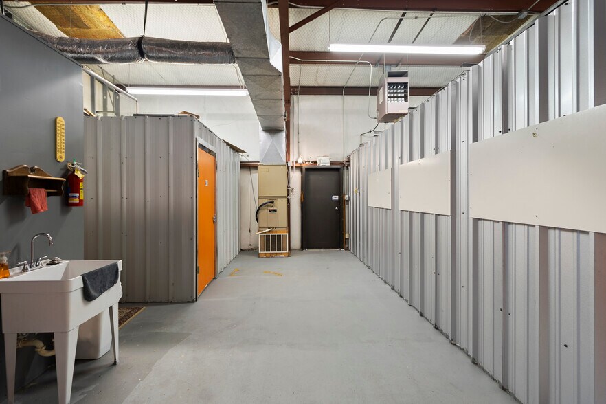 More Photos Of 209 State Highway 75 N, Huntsville Warehouse For Lease