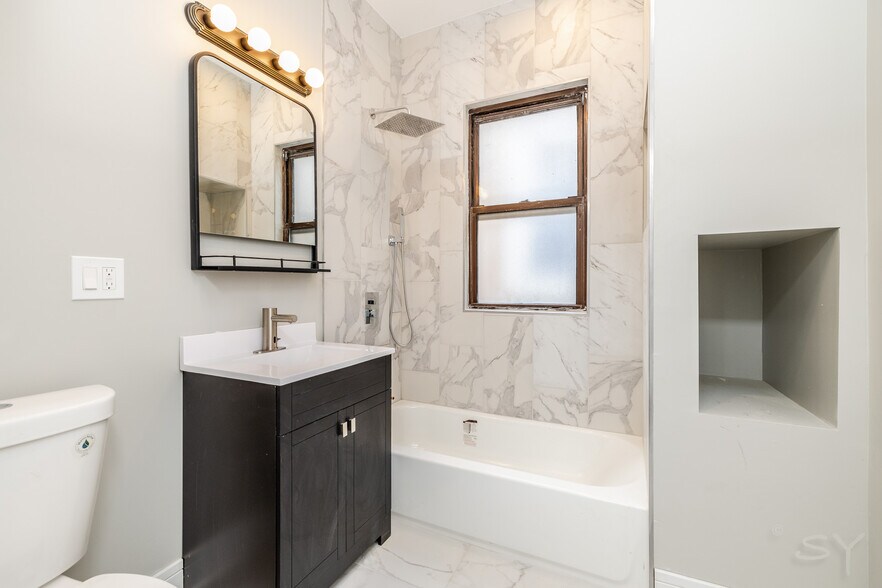 More Photos Of 3651 W Grenshaw St, Chicago Multifamily For Sale