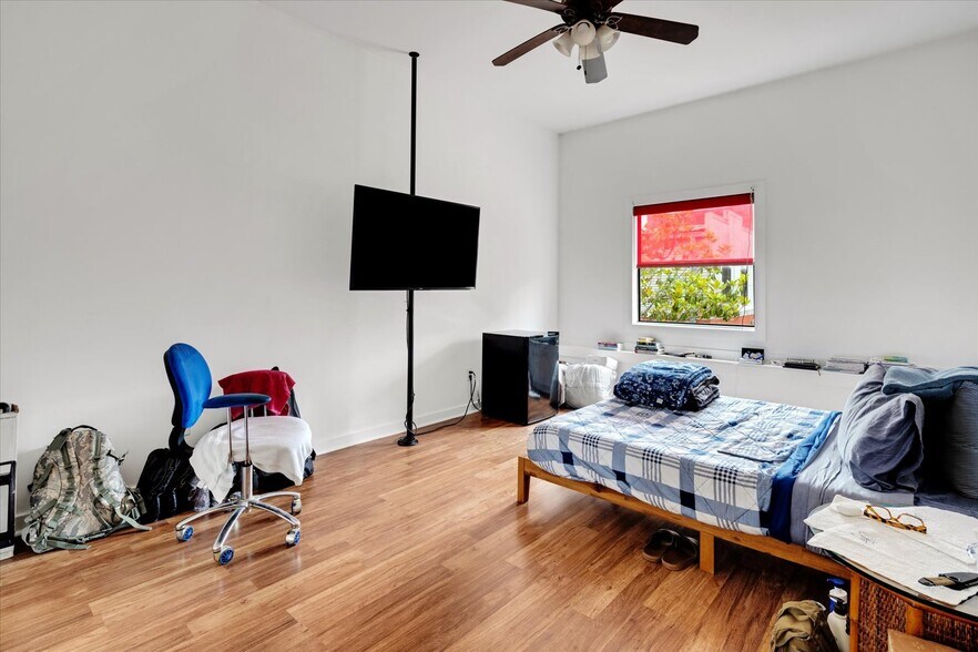 More Photos Of 282 Walker St SW, Atlanta Apartments For Sale