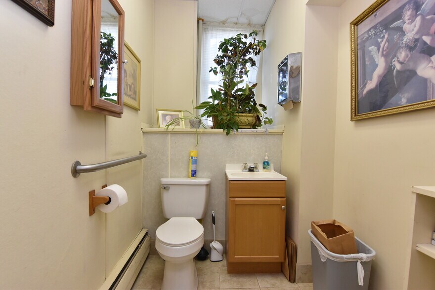 More Photos Of 125 Causey Ave, Milford Office For Sale