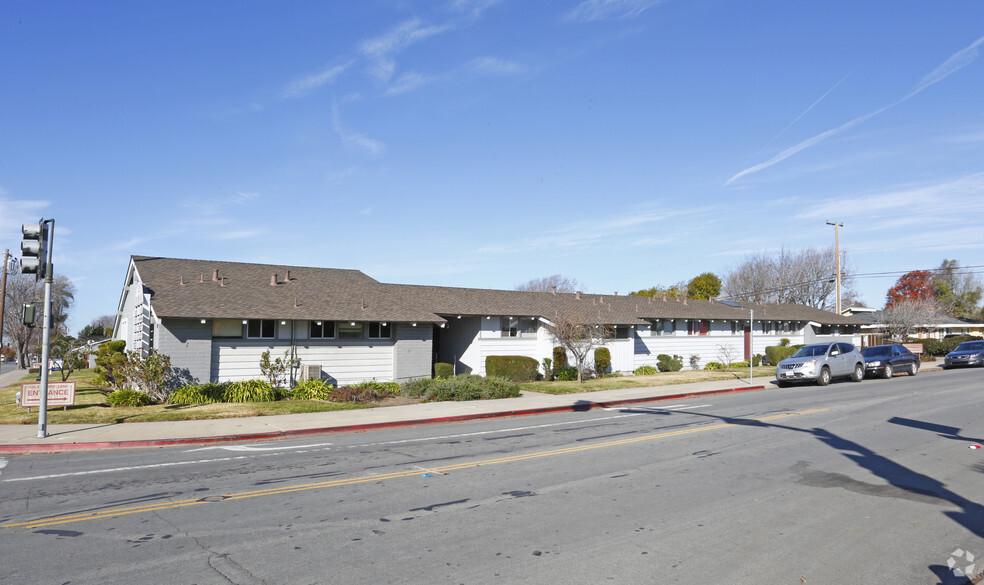 Primary Photo Of 535 E Romie Ln, Salinas Medical For Lease