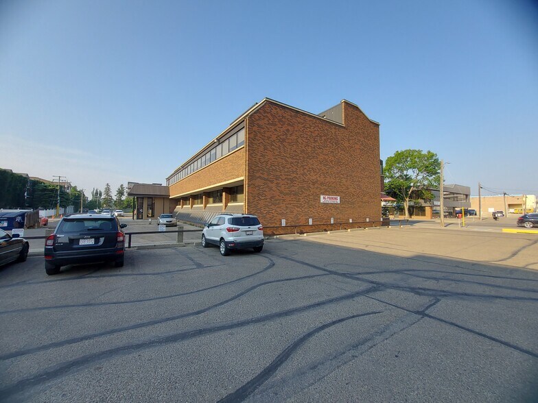 More Photos Of 4705 48 Ave, Red Deer Medical For Lease