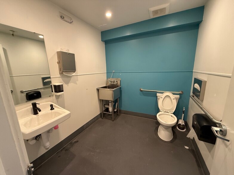 More Photos Of 710 Bancroft Way, Berkeley Warehouse For Lease