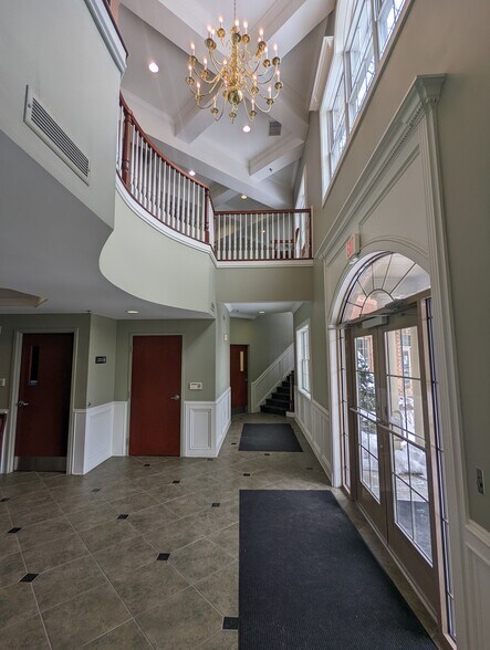 More Photos Of 13590 N Meridian St, Carmel Medical For Lease