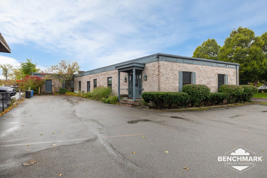 Primary Photo Of 37 Allens Creek Rd, Brighton Office For Lease