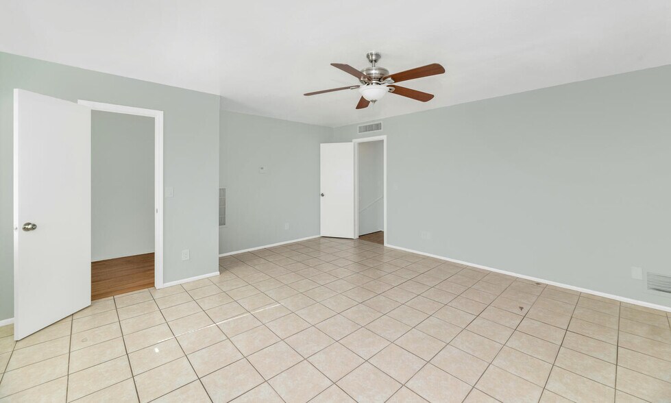 More Photos Of 316 E Vogel Ave, Phoenix Apartments For Sale