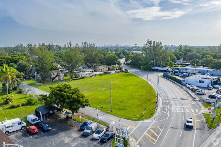 More Photos Of 7925 NW 13th Ct, Miami General Retail For Lease