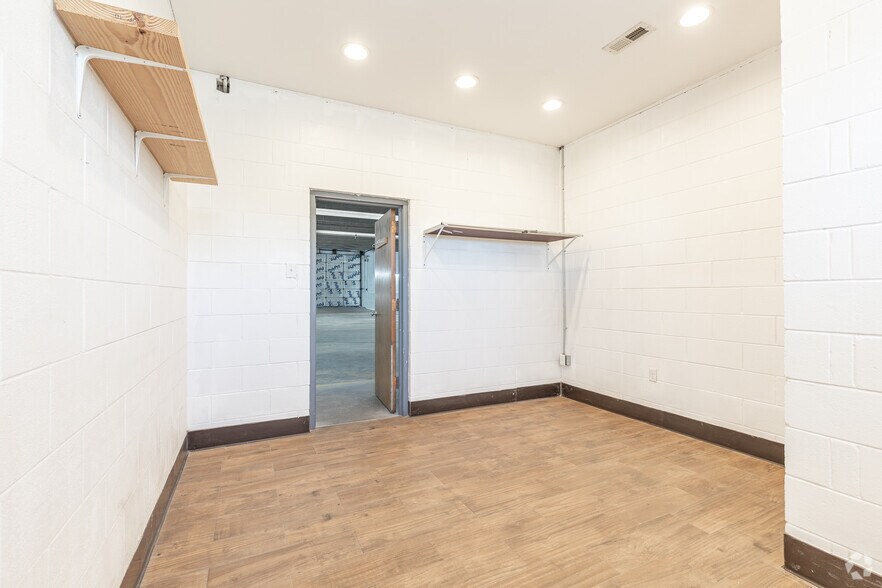 More Photos Of 2906 Chamberlayne Ave, Richmond Industrial For Sale