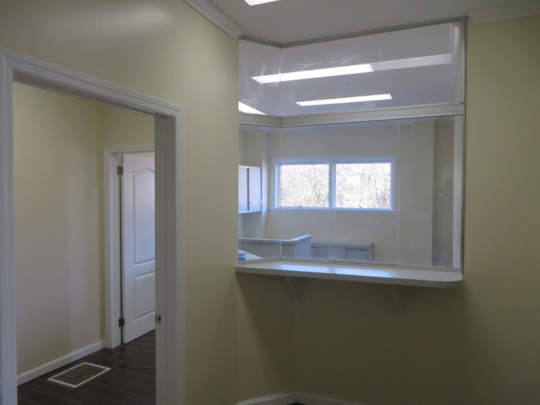 More Photos Of 286 E Main St, Somerville Medical For Lease