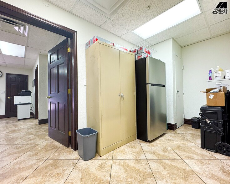 More Photos Of 11379-11399 NW 122nd St, Medley Warehouse For Sale