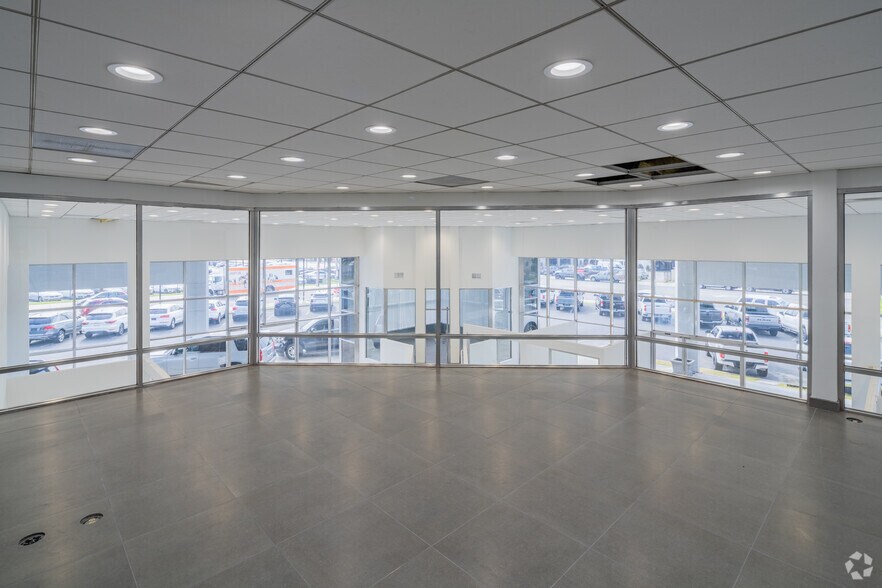 More Photos Of 8559 Artesia Blvd, Bellflower Auto Dealership For Sale